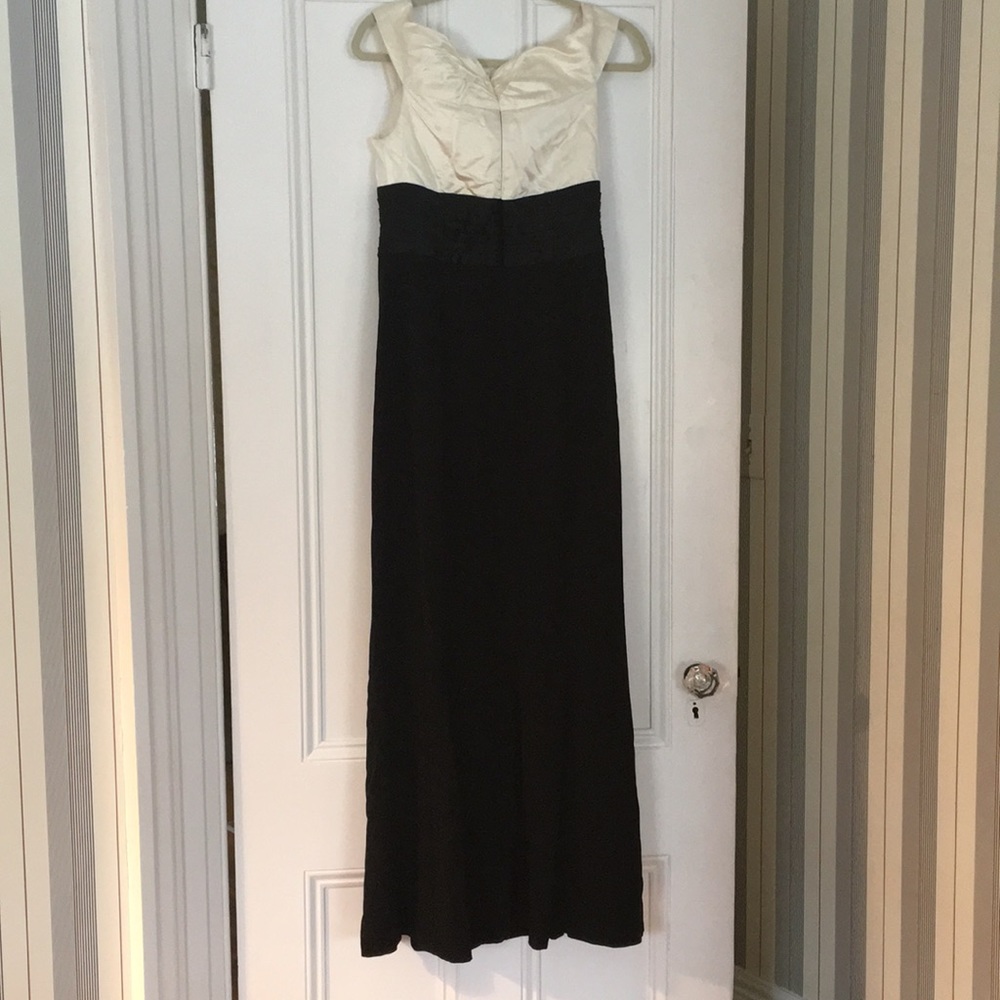 Evening gown - Picture 4 of 4